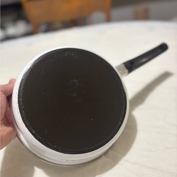 Vintage set of 4 White Floral Saucepans, Pans and Pots with Brown Handle - Picture 15 of 16